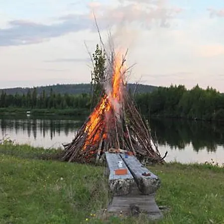 Holiday Kuukkeli * Tepasto